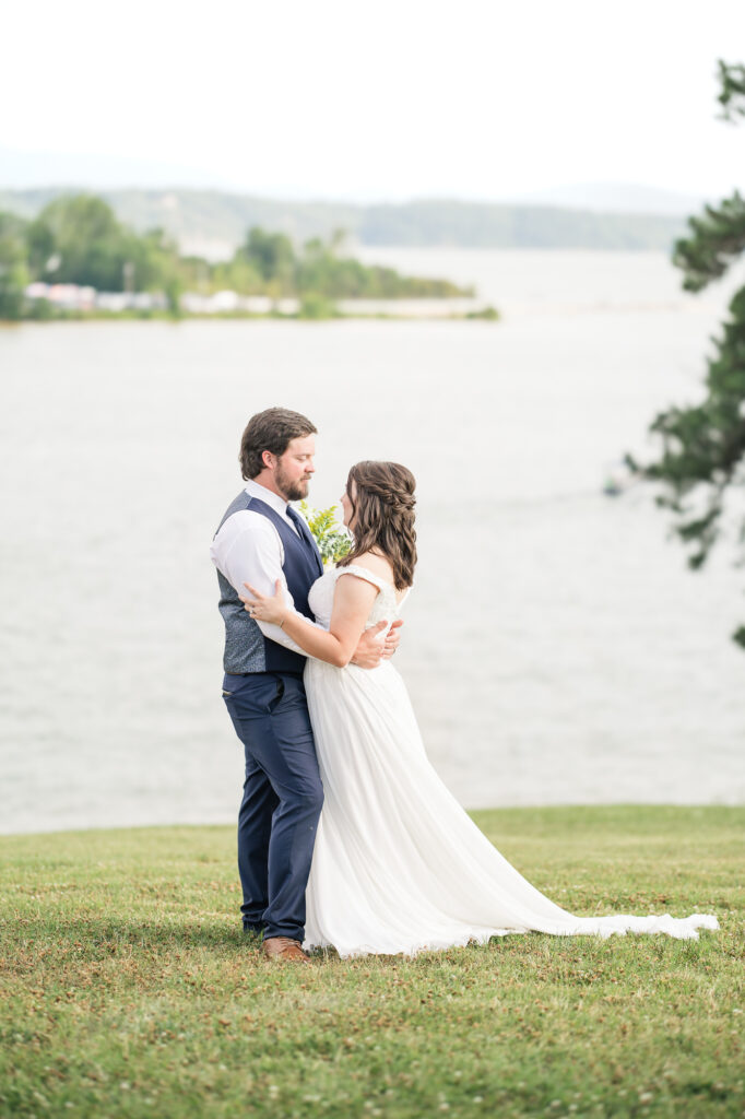 Douglas Lake, TN Wedding
